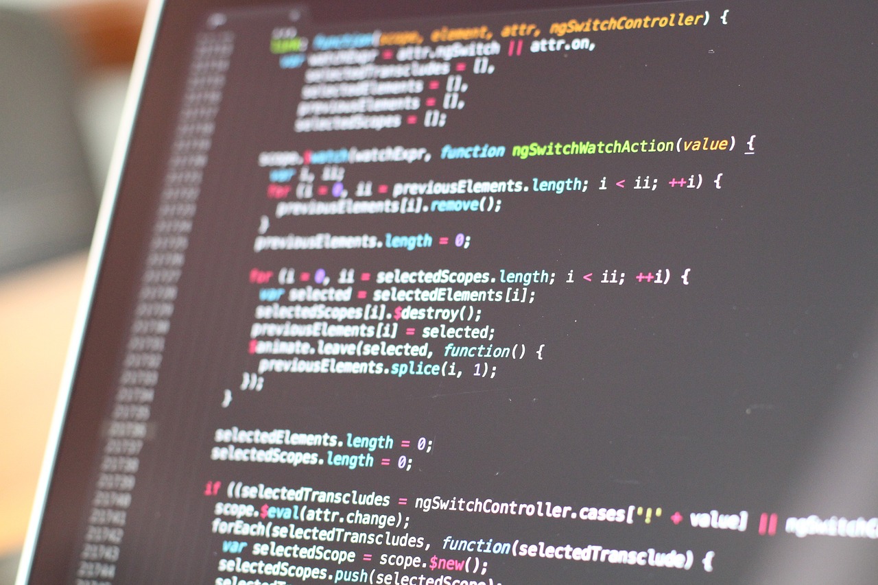 Computercode op een beeldscherm.